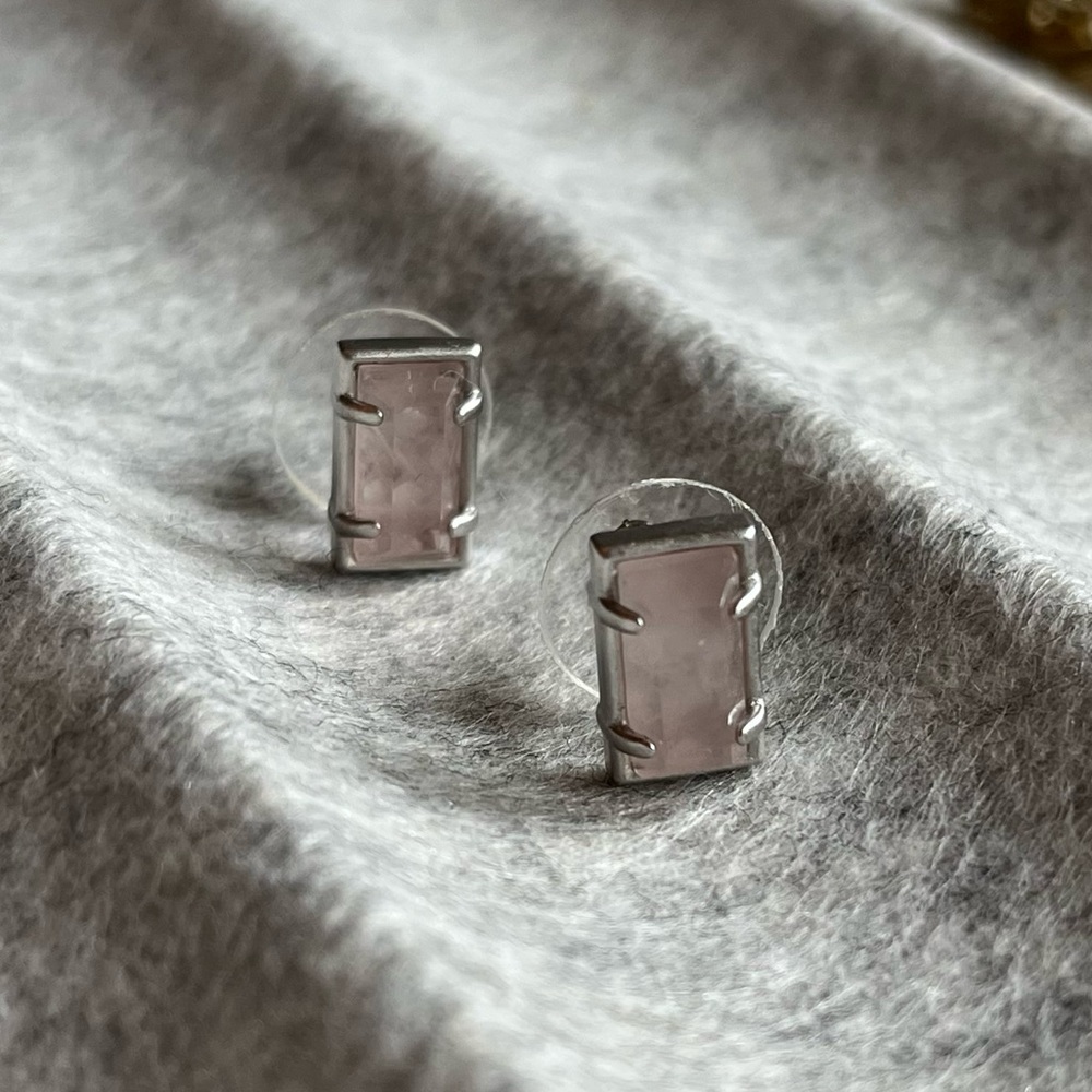 Kendra Scott earrings